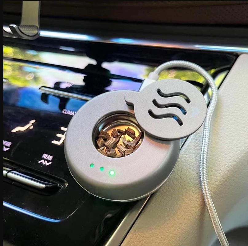 Lư xông trầm trên xe ôtô
